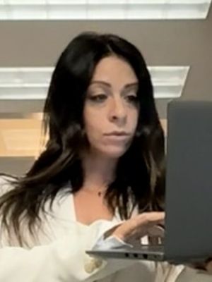 Samantha, 35