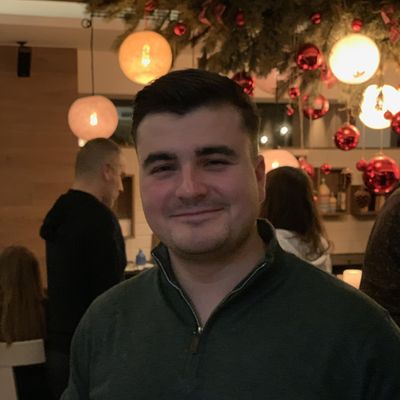 Leo, 24