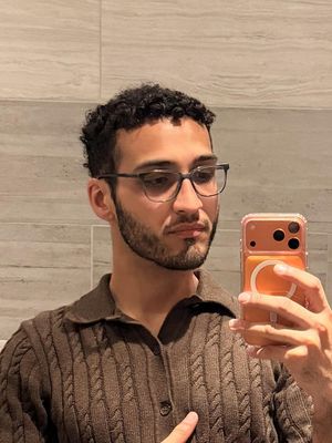 Gustavo, 27