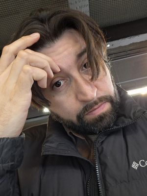 Luis, 40