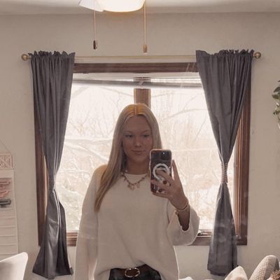 Elliana, 20