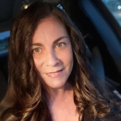 Jacqueline, 52