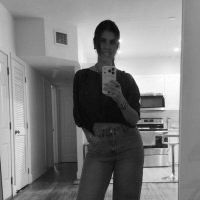 Alis, 49