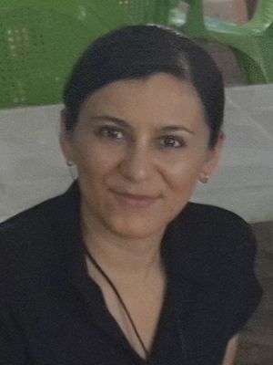Claudia, 37