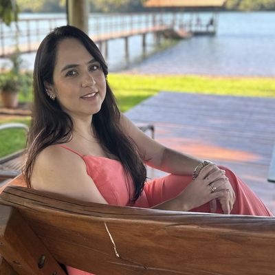 Daniella, 42