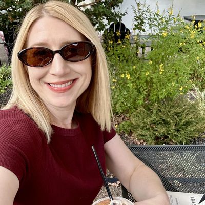 Elizabeth, 43
