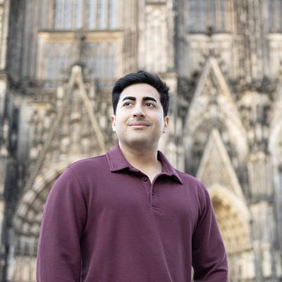 Luis, 40