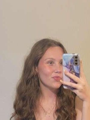 Adelyn, 19