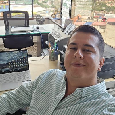 Tomas, 33