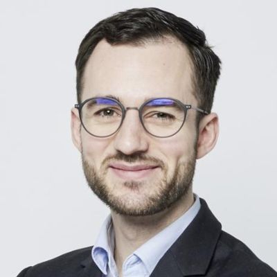 Alex, 33