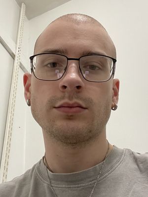 Alex, 25