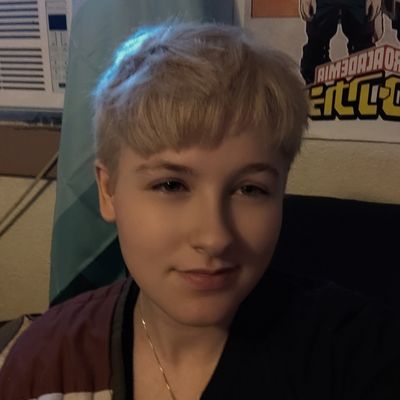 Hailee, 23