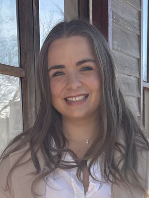 Leah, 25