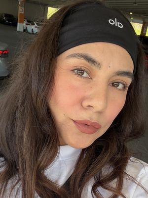 Andrea, 33