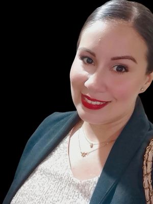 Romina, 32