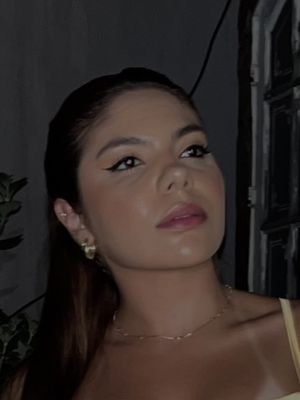 Mayara, 25