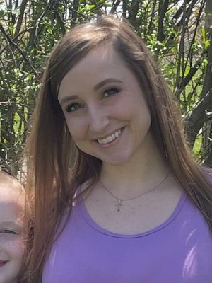 Laura, 34