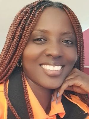 Nadine, 32