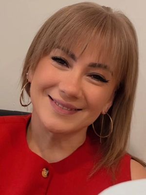 Daniela, 58