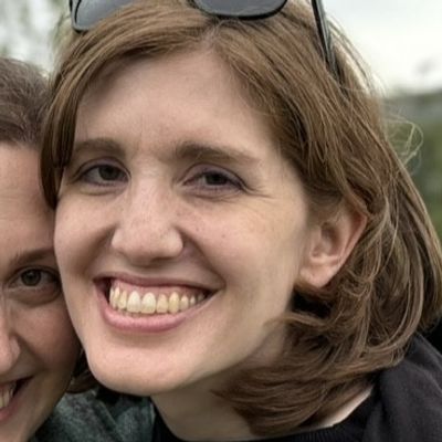 Loretta, 40