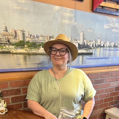 Kim, 52