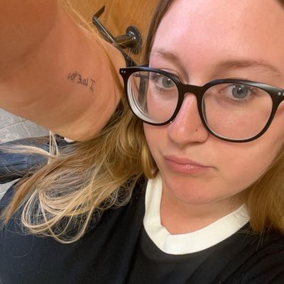 Alexis, 22