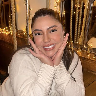 Jacqueline, 32