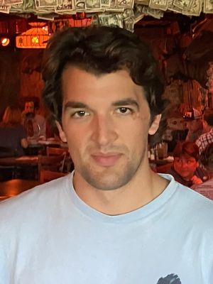 Thomas, 27