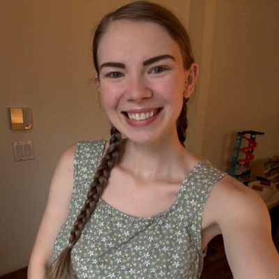 Emma, 27