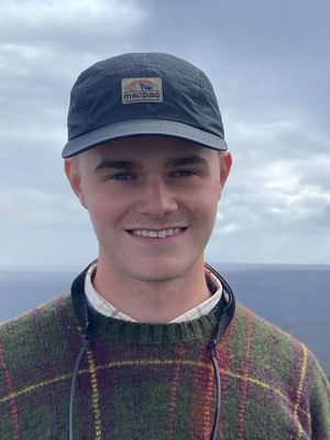 Dan, 24