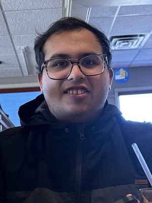 Carlos, 22