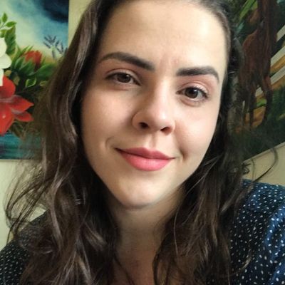 Julia, 25