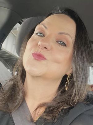 Valeria, 46