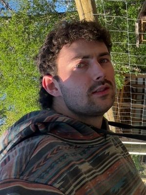 William, 25