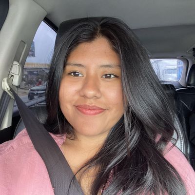 Claudia, 26