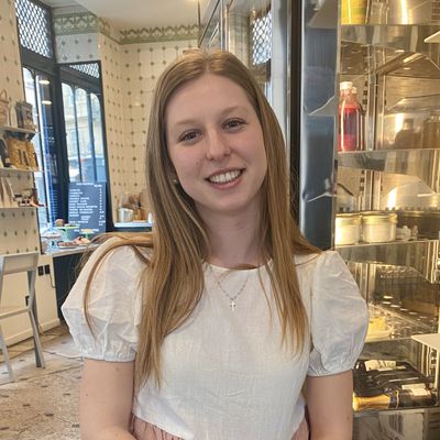 Madeline, 23