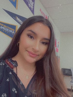 Blanca, 25
