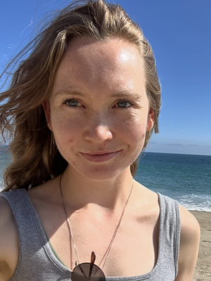 Emma, 24