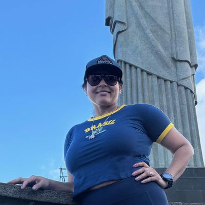 Nina, 52