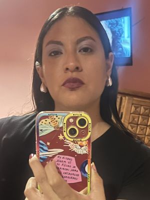 Laura, 33