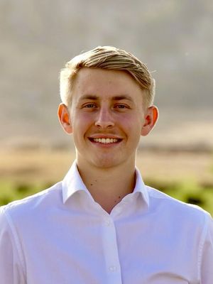 Thomas, 21