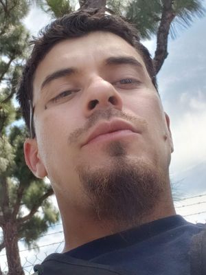Eddie, 32