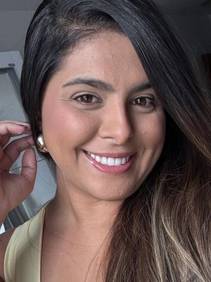 Sarah, 27