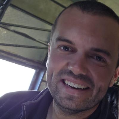 Dylan, 33