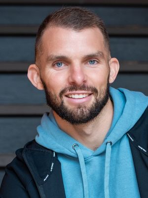 Derek, 33