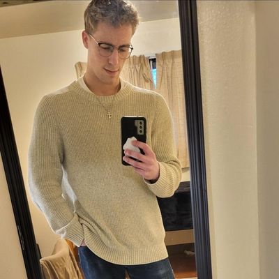 Max, 23