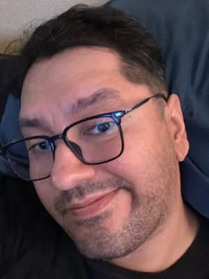 Carlos, 35