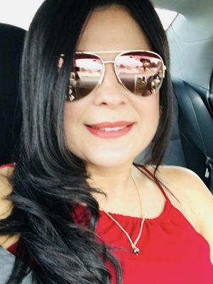 Claudia, 49