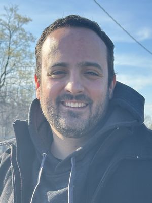 Daniel, 37