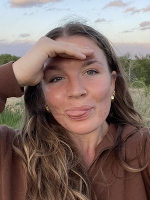 Mary, 22
